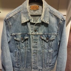Levi's Light Blue Denim Jacket - Classic Trucker Bomber